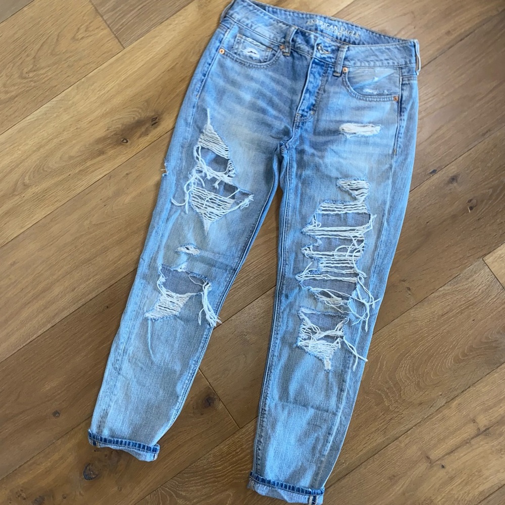 AEO Tomgirl destroyed denim jeans